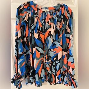 Entro brand shirt with great details.  Never worn but no tag. Size medium